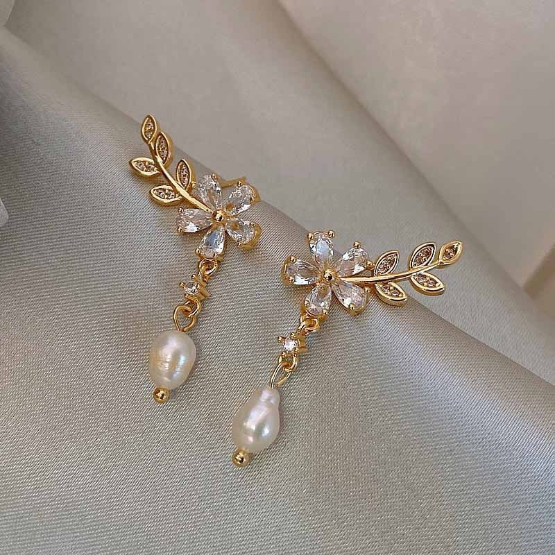 Peris Gems 17 Cute Daisy Flower Hoop Earrings for Women | Flower Earrings Collection Cute Daisy Flower Hoop Earrings for Women | Flower Earrings SHEIN Amazon Temu
