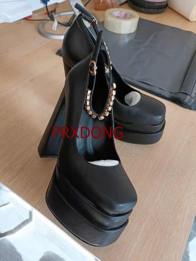 Peris Gems black pumps / 34 Women&