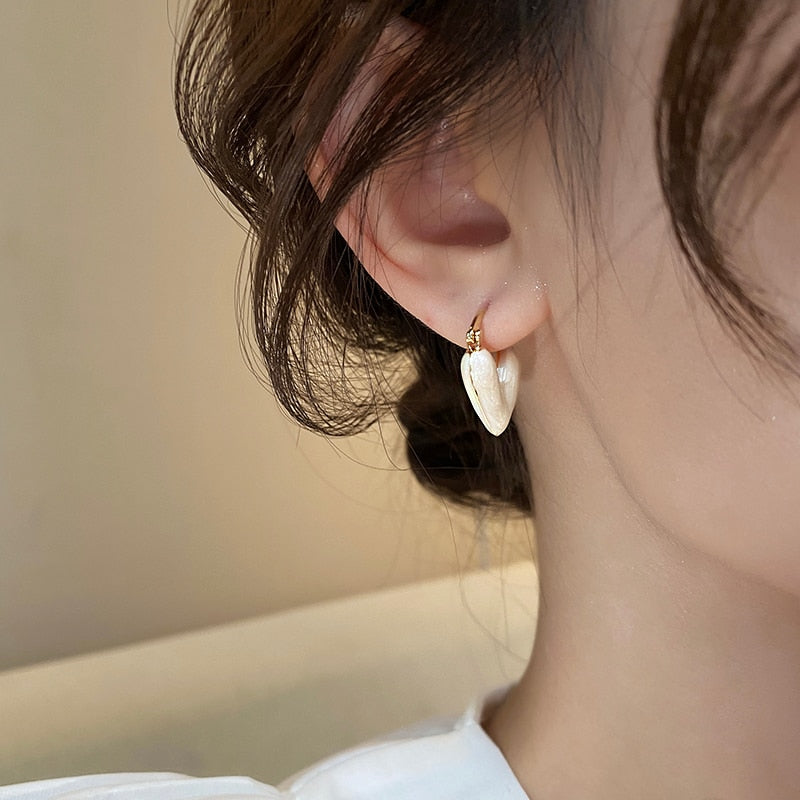 Peris Gems Gold Pearl Heart Stud Earrings | Women&