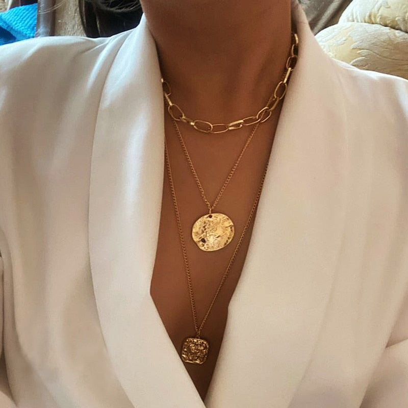 Peris Gems IPA0420 Carved Coin Thick Chain OT Buckle Necklace | Women&