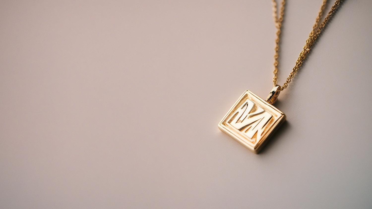 The Significance of Initial Necklaces in Fashion and Personal Expression